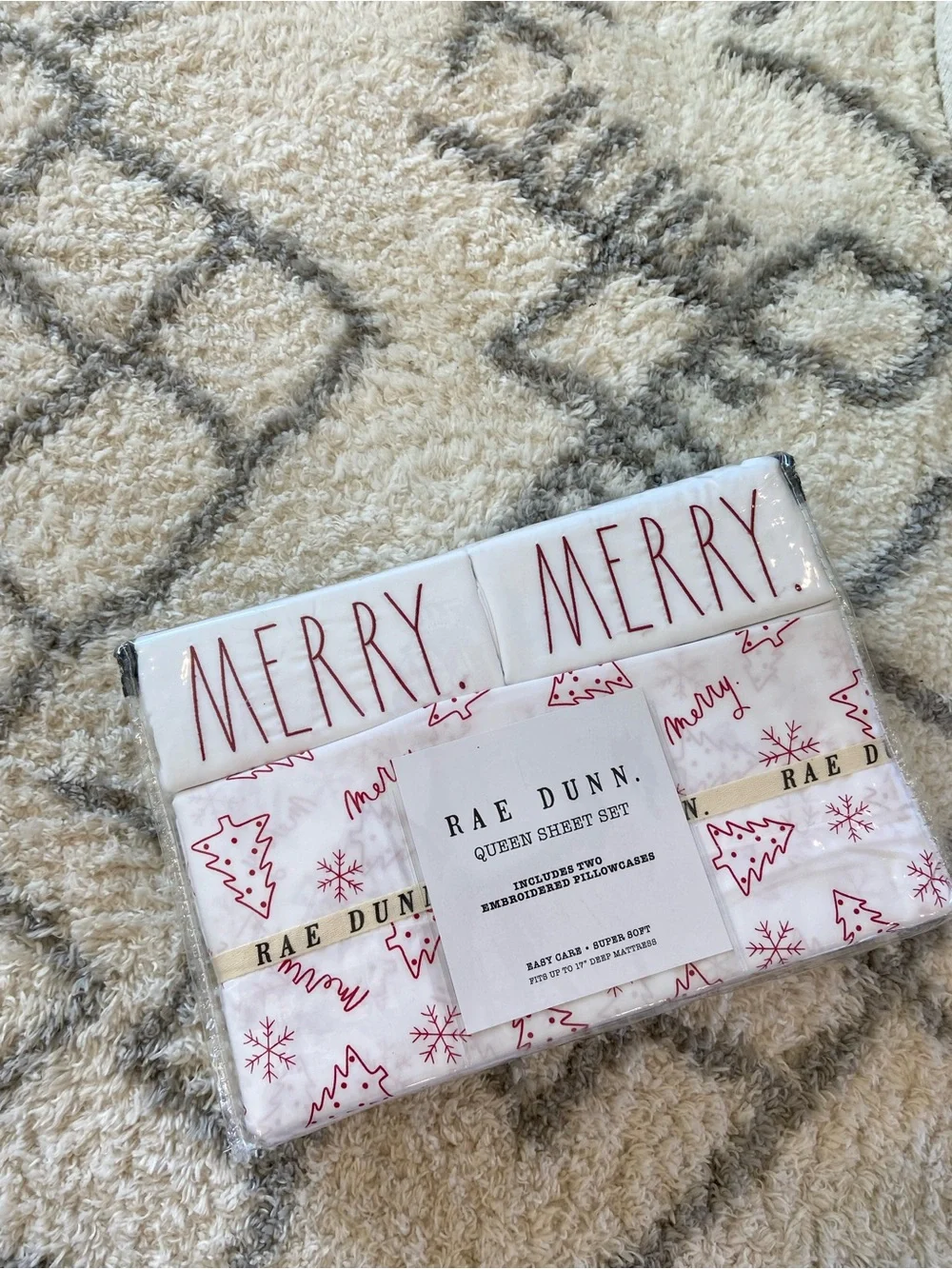 NWT Rae Dunn queen sheet set Merry Merry